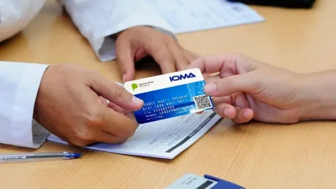 Cómo acceder a los audífonos y otras prácticas médicas que ofrece IOMA a sus afiliados