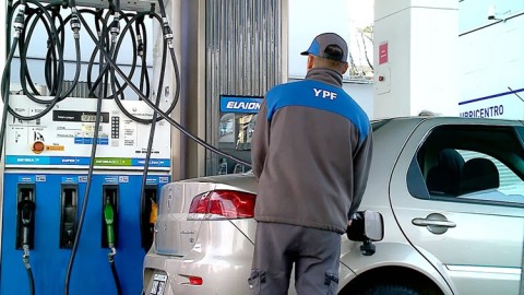 YPF anunció una rebaja en el precio de la nafta y el gasoil: de cuánto será