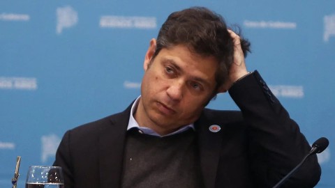 Denunciaron penalmente al gobernador Kicillof por compras que evalúan sobreprecios en Seguridad