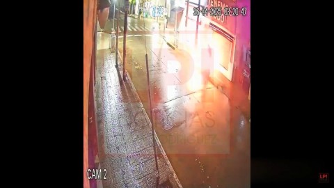 Video: así fue el incendio intencional a un reconocido comercio en pleno centro