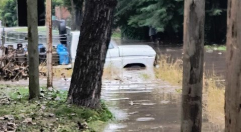 Inundaciones y diversas complicaciones en distintos barrios de General Rodríguez a raíz del fuerte temporal de este viernes