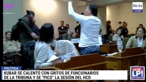 Se pudrió todo: así fue el escandaloso cruce entre el kubarismo, el oficialismo y la “tribuna de funcionarios” en el HCD