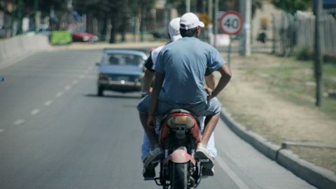 La prohibición con la que el gobierno bonaerense busca combatir a los motochorros