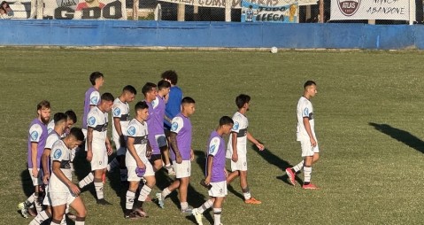Atlas fue sorprendido en su propio estadio por uno de los debutantes en la categoría