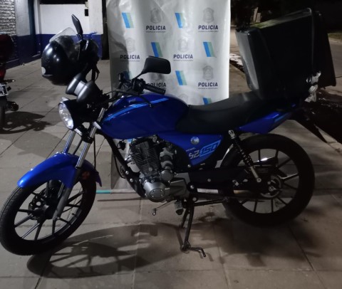 Tras una persecución, detuvieron a un menor de edad que venía de robar una moto en Las Malvinas