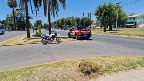 Motociclista result&oacute; herido tras chocar con un auto en Ruta 7