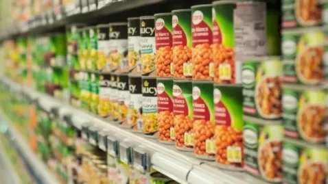 Qué implica la desregulación de la importación de alimentos que oficializó el Gobierno