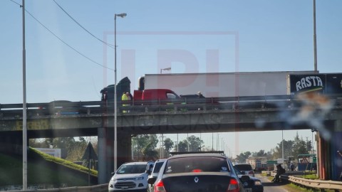 Accidente sobre la Autopista a la altura del puente de Ruta 28 generó demoras en el tránsito