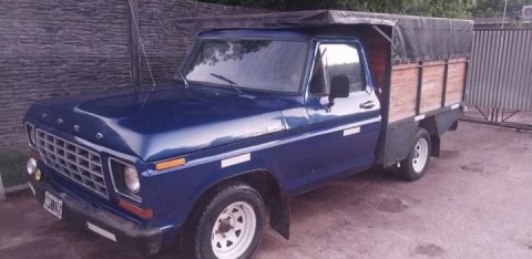 Le robaron la camioneta a un panadero mientras trabajaba en su local en pleno casco urbano