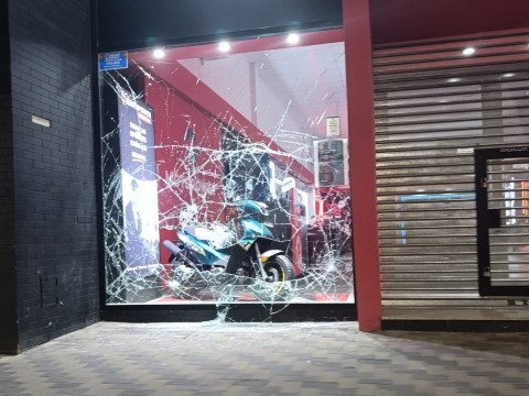 Detuvieron a un menor tras romper una vidriera y robar dos motos de una concesionaria c&eacute;ntrica