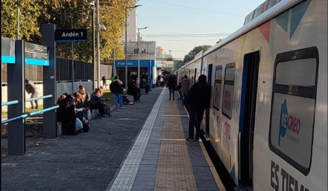 Tren Sarmiento: dificultades para la ida y vuelta a capital por accidente ferroviario