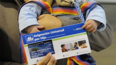 Atención beneficiarios de la AUH: Anses abonará un “plus” de más de $7.000, ¿cómo hacer para cobrarlo?