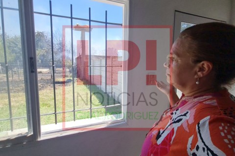 Se quedó sin instalación eléctrica ni de agua por el incendio de la palletera días atrás