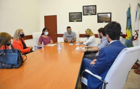 Buscan conformar una "mesa intersectorial" para abordar violencia de género, familia, niñez y adolescencia