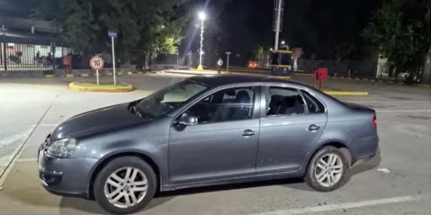 Otro robo en el estacionamiento de un supermercado: ladrón se llevó una paliza pero huyó