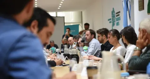 Estatales bonaerenses aceptaron la oferta salarial de Kicillof: de cu&aacute;nto es y bajo qu&eacute; condiciones