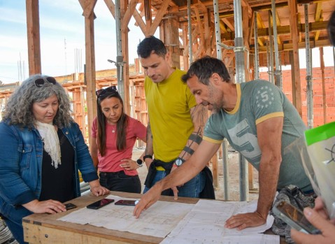 García recorrió la obra de un nuevo edificio escolar: de cuál se trata y qué características tendrá