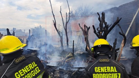 Incendio en un galp&oacute;n de General Rodr&iacute;guez ocasion&oacute; demoras y preocupaci&oacute;n en la Autopista