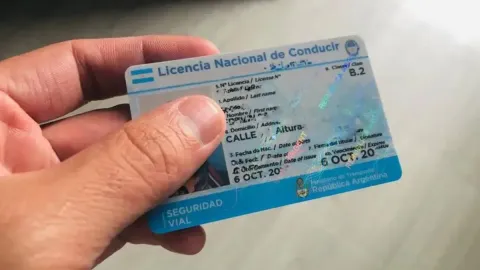 El Gobierno nacional modificó la Ley de Tránsito: cambios en la VTV, peajes, registros y más