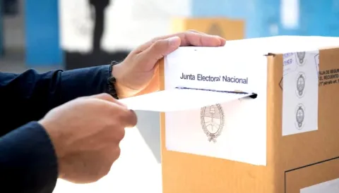 Cuánto le saldrían las elecciones desdobladas a la Provincia y cómo lo cubriría