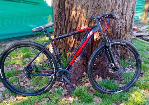 Ladrones "selectivos": rompieron un ca&ntilde;o de una bici para llevarse otra atada junto a un poste