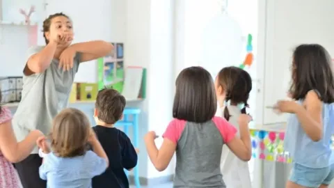 "Lenguaje de señas" y "Donación de órganos", algunas temáticas que proponen para las escuelas bonaerenses