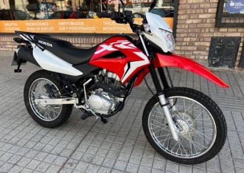 "Lo bajaron de la moto con una pistola": violento asalto de motochorros a plena luz del d&iacute;a