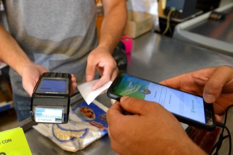 Cuenta DNI sigue recortando descuentos, pero anunció las promociones para el mes de abril
