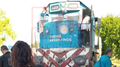 Un hombre fue atropellado por el tren Sarmiento y ahora lucha por su vida en el Hospital