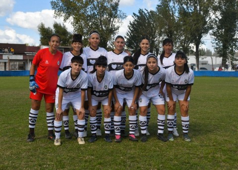 Volvi&oacute; el f&uacute;tbol femenino a Atlas y busca pisar fuerte en la Primera C