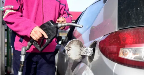 La nafta y el gasoil, más caros desde la medianoche: qué valores tendrán desde el 1 de abril