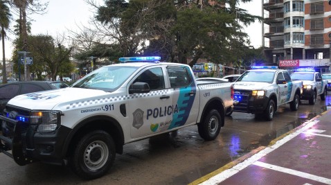 Tres móviles más para reforzar la presencia policial en el distrito