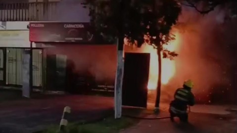 Otro incendio en un tablero eléctrico: los Bomberos actuaron en pleno centro