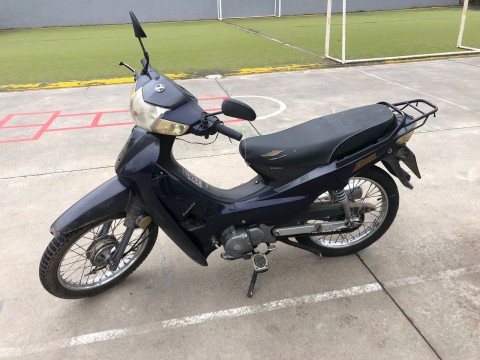 Motochorros lo amenazaron y le robaron la moto de la empresa para la que trabaja