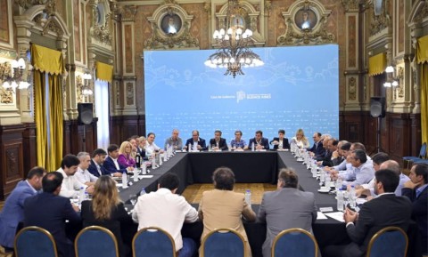 Kicillof convoc&oacute; a una cumbre de emergencia con intendentes: sobre qu&eacute; tema ser&aacute;