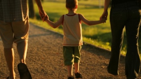 En qué consiste el sistema de "Familia del Corazón" para menores vulnerables de la Provincia
