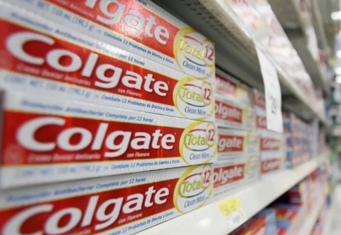 Colgate ofrece cambiar el dentífrico prohibido por ANMAT: cómo hacer el trámite