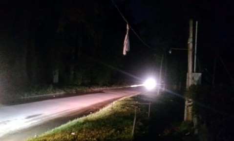 Entre "intransitable" y "una boca de lobo": un reclamo por una calle que viene de larga data