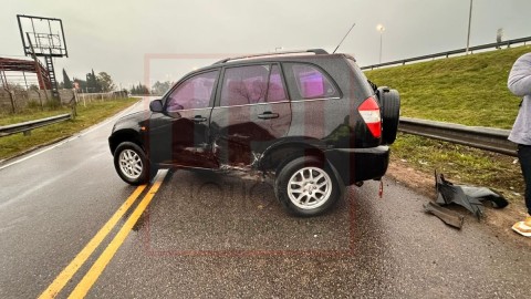 Fuerte choque en la Colectora Sur del Acceso Oeste: uno de los conductores estaba alcoholizado