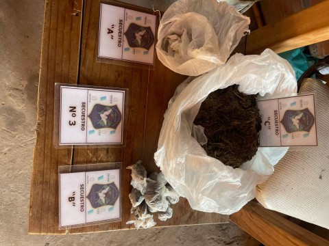 La Policía Federal realizó operativos de secuestro de drogas en dos barrios rodriguenses