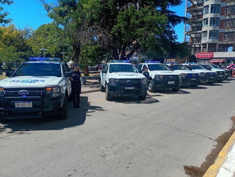 Mauro Garc&iacute;a present&oacute; nuevos patrulleros y otros dos veh&iacute;culos: a qu&eacute; &aacute;reas ser&aacute;n destinados