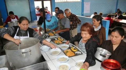 El Gobierno cambió los requisitos para enviar asistencia a los comedores populares