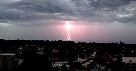 Alerta amarilla vigente para el distrito: para cu&aacute;ndo se esperan lluvias