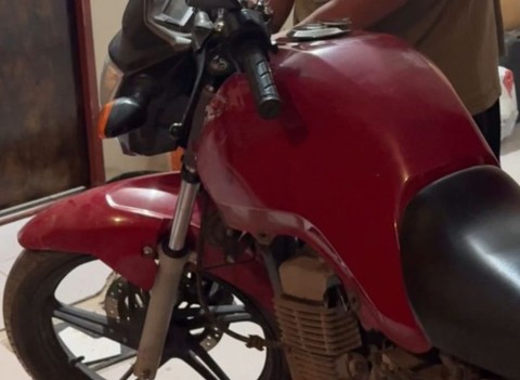 Otro robo de una moto que incluy&oacute; amenaza con un arma de fuego y una lesi&oacute;n a un joven