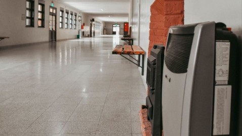 Siguen las quejas de familias de distintas escuelas por la falta de calefacción en plena ola polar