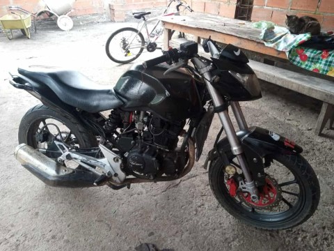 Sigiloso ladrón robó una moto de una casa de barrio Los Viveros mientras los ocupantes se encontraban adentro