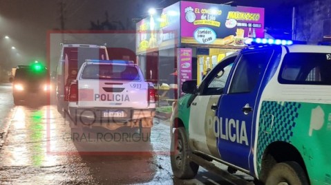 Quiso robar a empleada de un kiosco, se pele&oacute; con un delivery y termin&oacute; muerto
