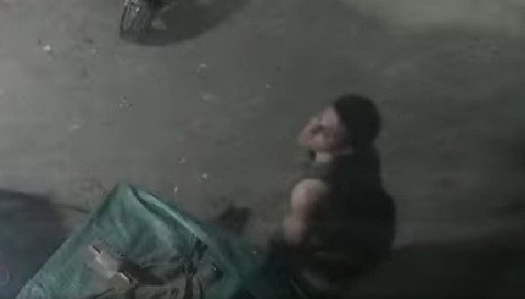Video: sigiloso ladrón quedó escrachado por las cámaras tras robar una bicicleta en Villa Vengochea