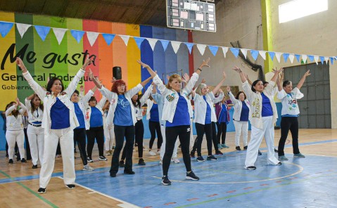 El Municipio agasajó a los trabajadores municipales en el Polideportivo