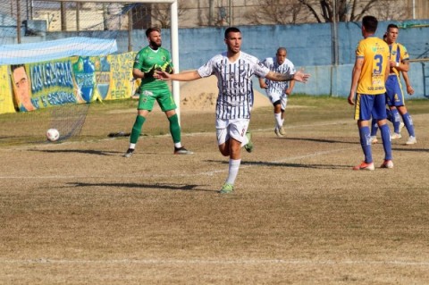 Alem sufrió una dura derrota de local y vuelven las preguntas